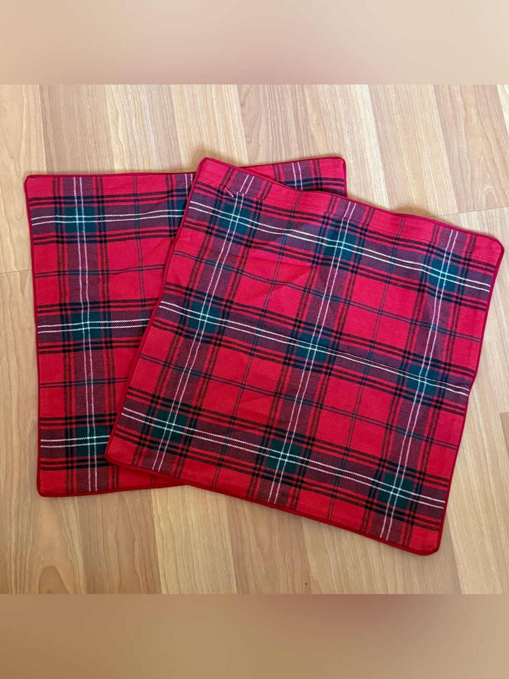Williams Sonoma Home Classic Red Tartan Plaid Pillow Covers Set of 2 18”x18”